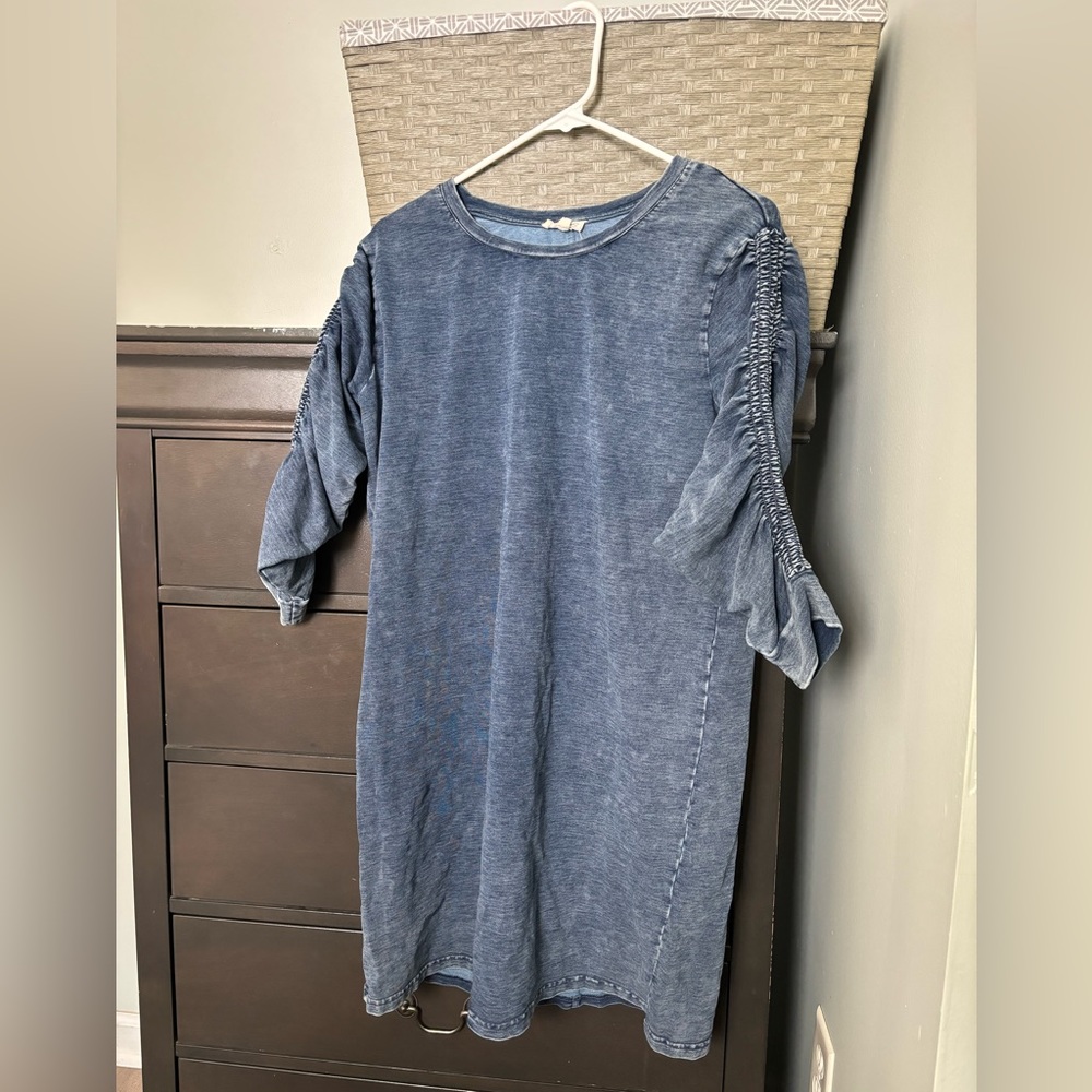 Jane and Delancey stretchy chambray blue dress sweatshirt MEDIUM soft